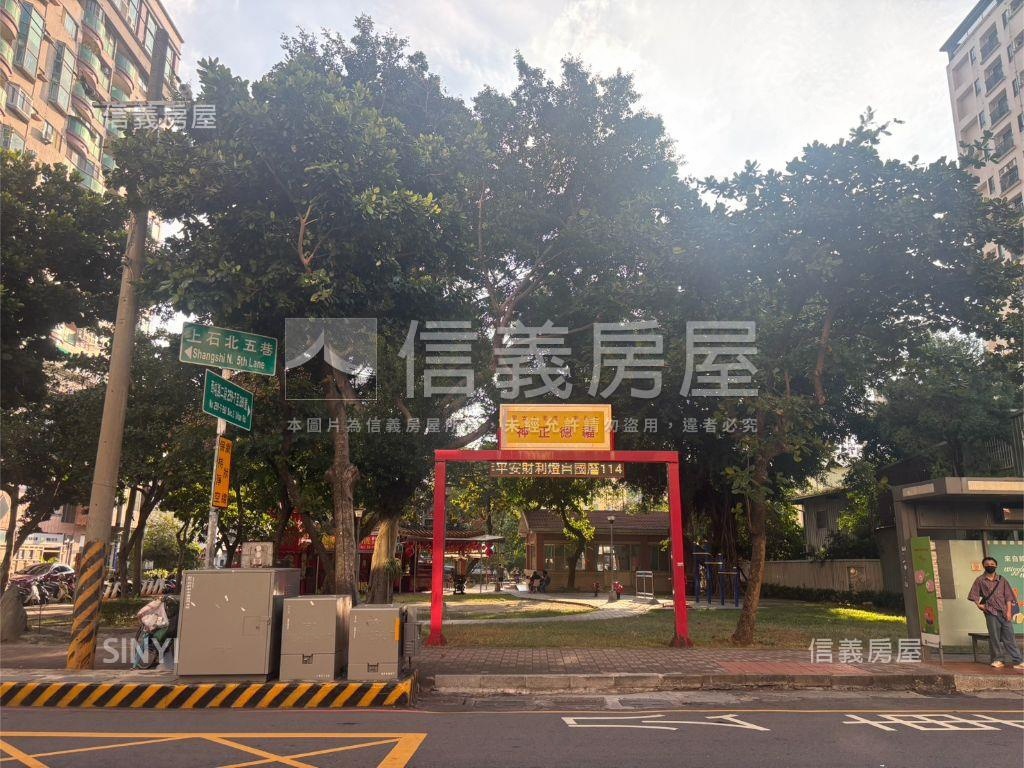 西屯路商機黃金店住房屋室內格局與周邊環境