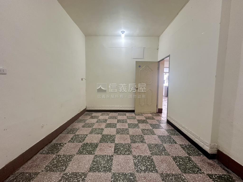 專任！膝蓋救星低總價一樓房屋室內格局與周邊環境