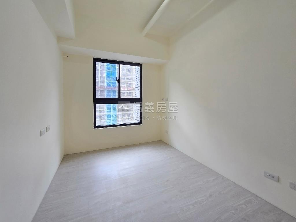稀有全新交屋筑岳溫馨兩房房屋室內格局與周邊環境