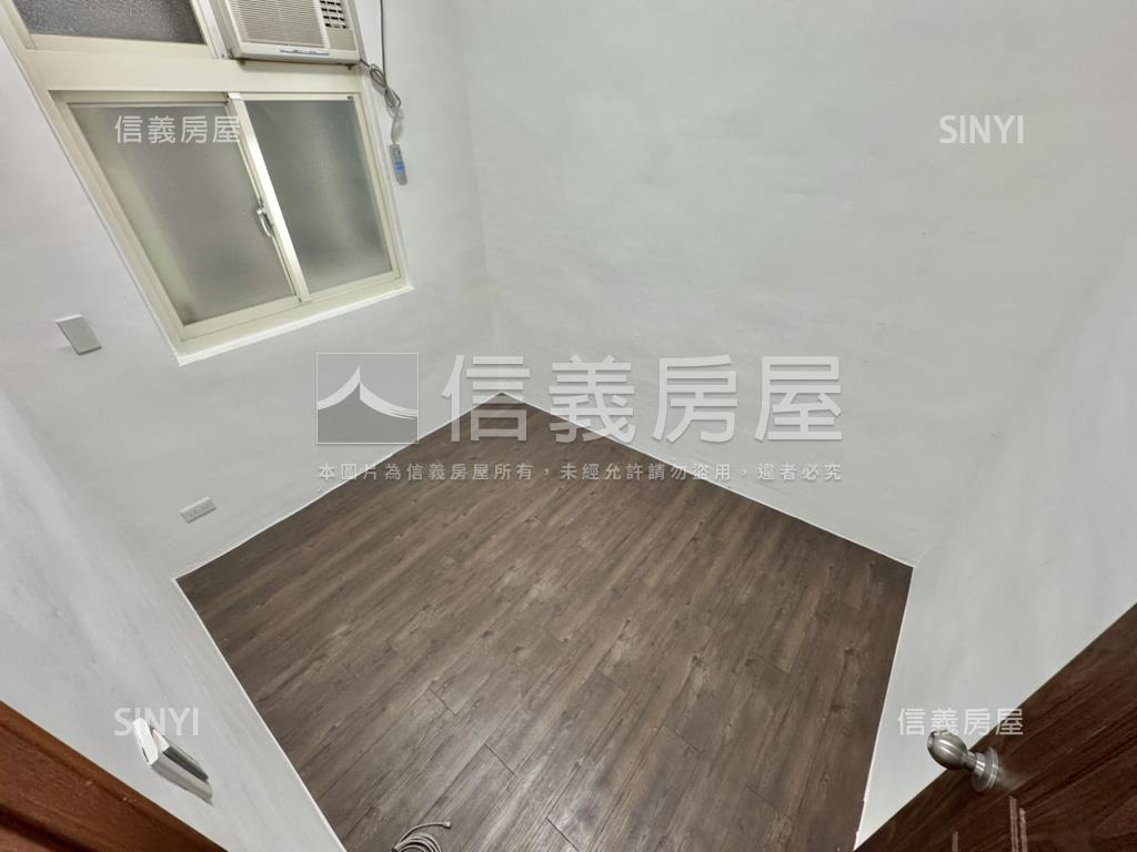 近海山方正二樓前後陽台房屋室內格局與周邊環境