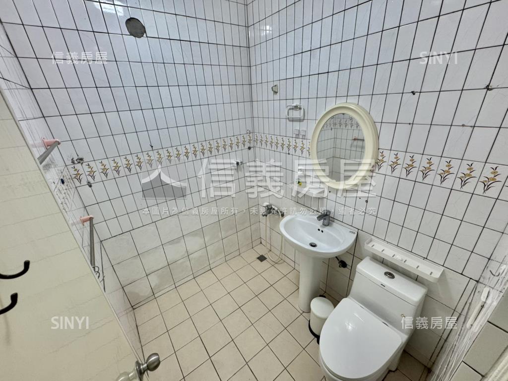 近海山方正二樓前後陽台房屋室內格局與周邊環境