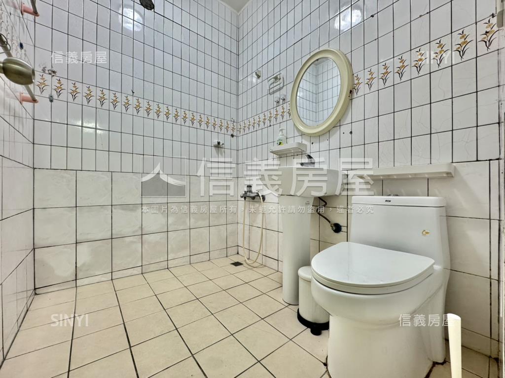 近海山方正二樓前後陽台房屋室內格局與周邊環境