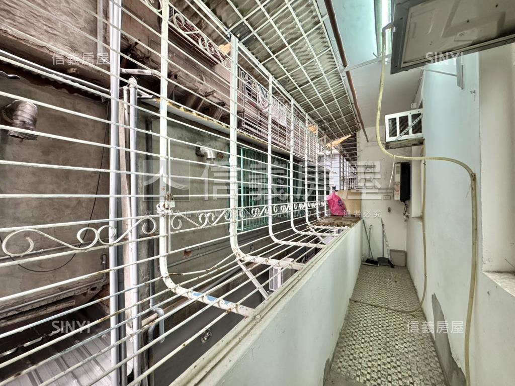 近海山方正二樓前後陽台房屋室內格局與周邊環境