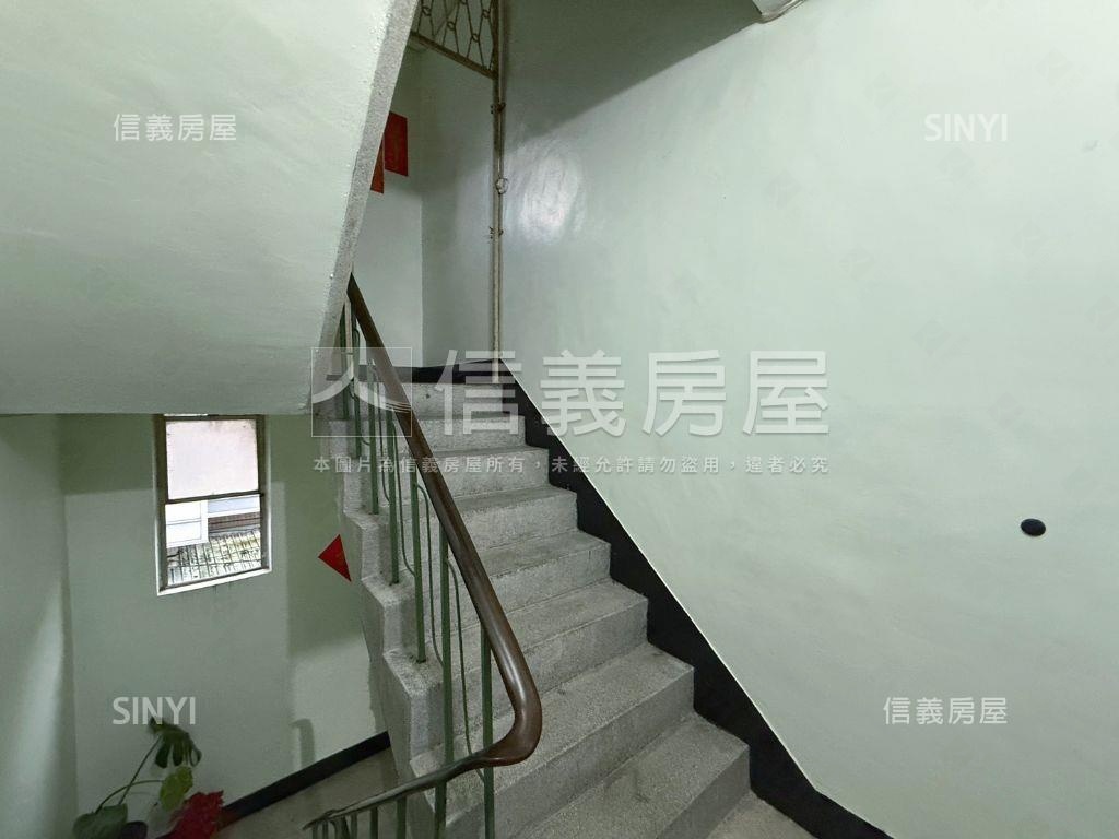 近四號公園活巷公寓三樓房屋室內格局與周邊環境