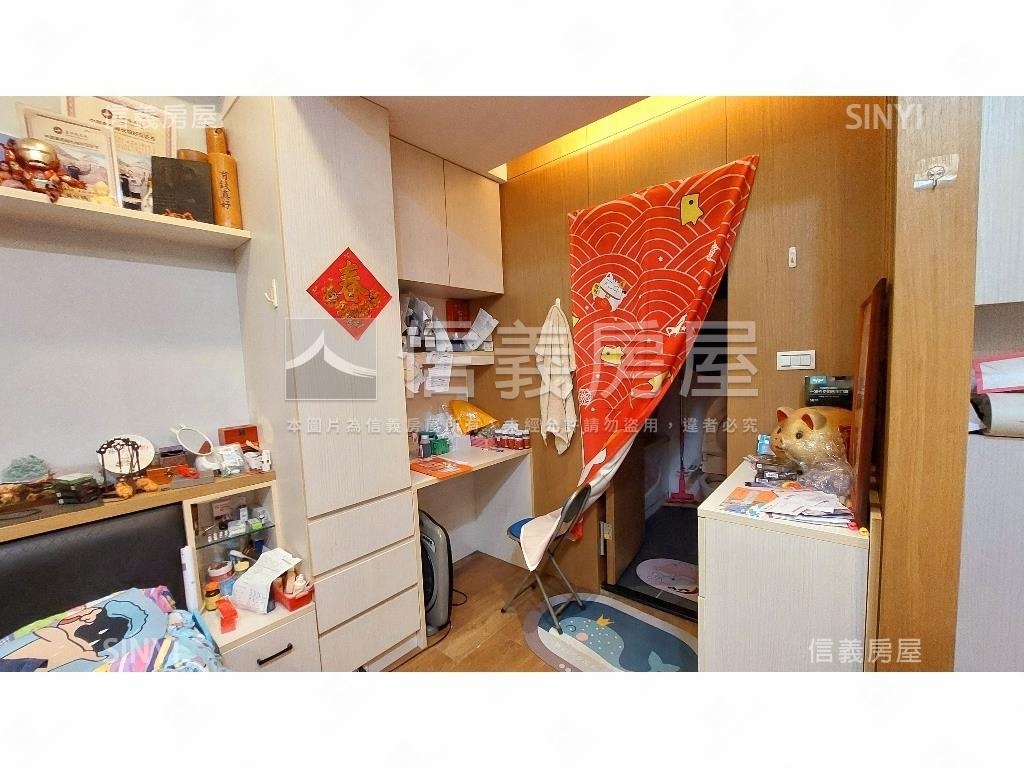 近萬隆捷運精美電梯３房房屋室內格局與周邊環境