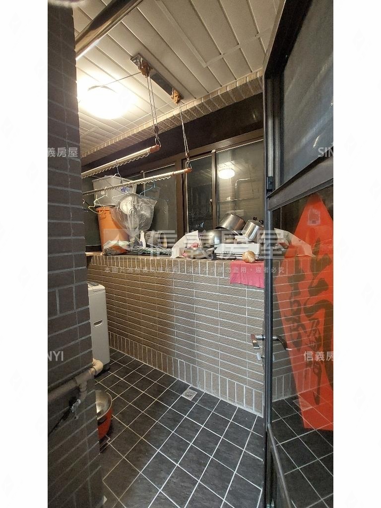 近萬隆捷運精美電梯３房房屋室內格局與周邊環境