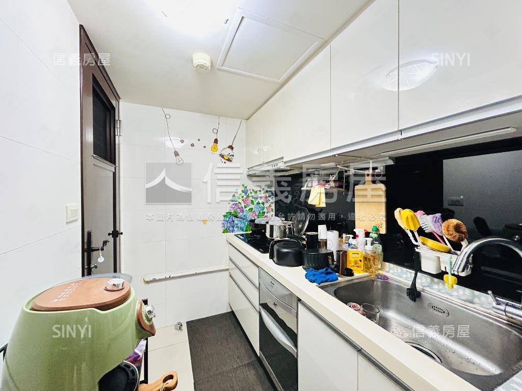 捷運吉境三房車位房屋室內格局與周邊環境