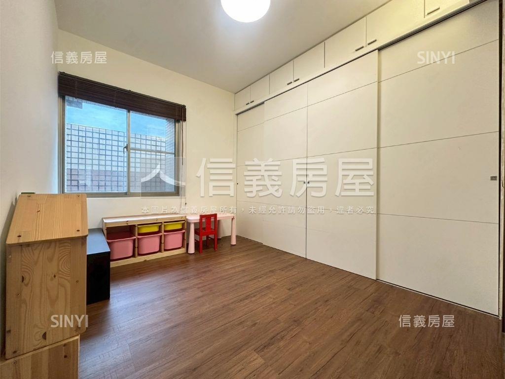 美術館樓中樓房屋室內格局與周邊環境