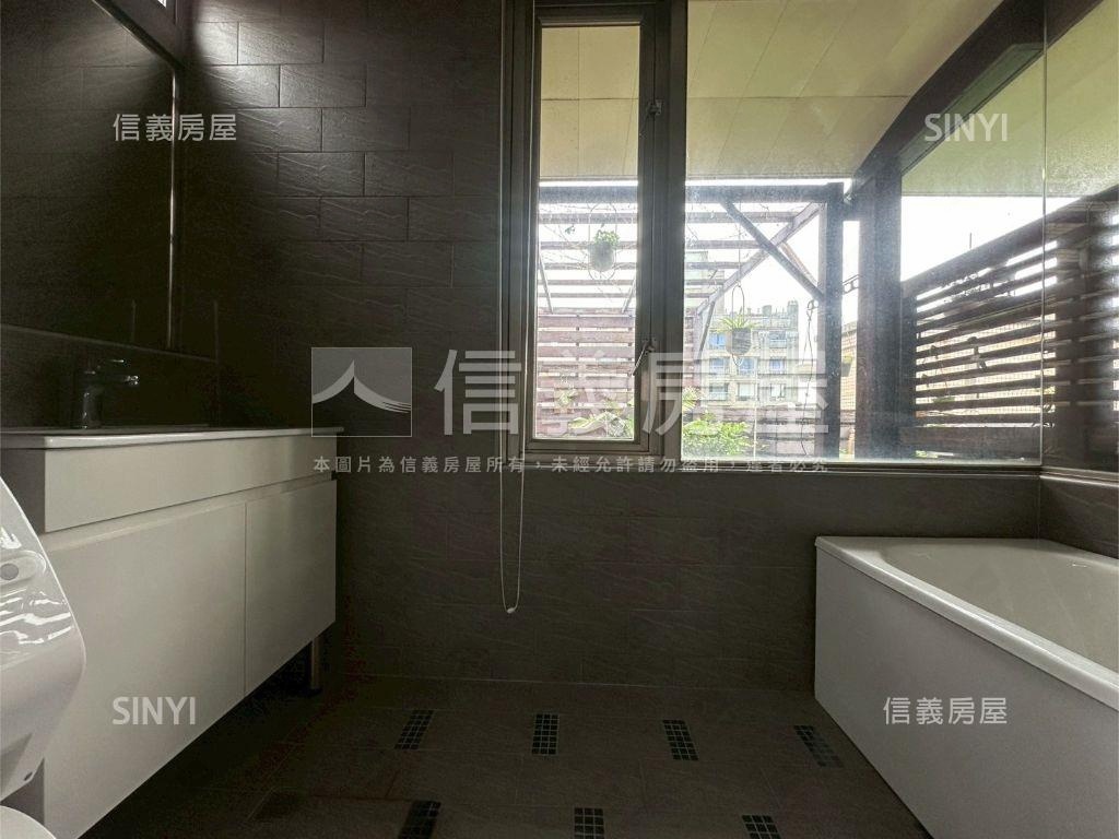 美術館樓中樓房屋室內格局與周邊環境