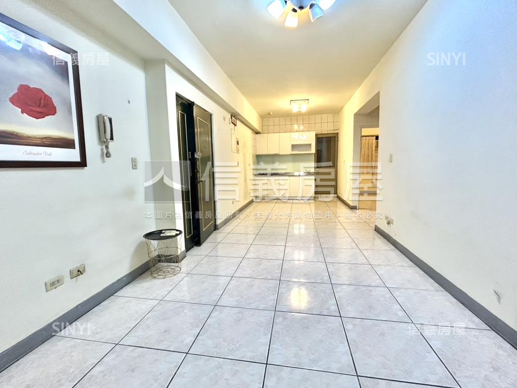 西屯青海家樂福便利兩房房屋室內格局與周邊環境