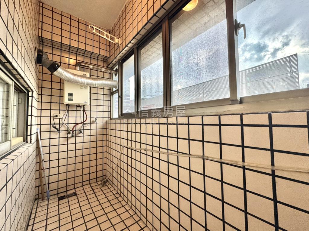 核心地段逢甲青海兩房房屋室內格局與周邊環境