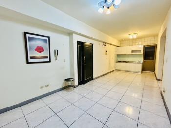 西屯青海家樂福便利兩房