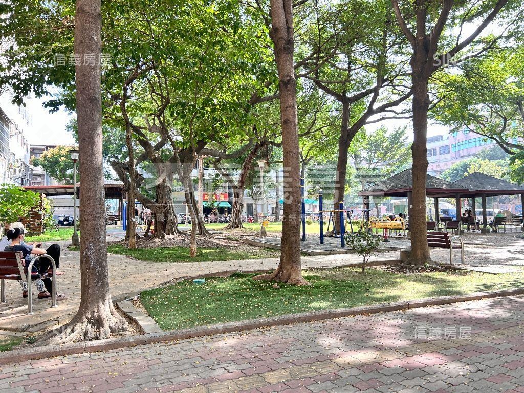水湳約１０米面寬樓店房屋室內格局與周邊環境