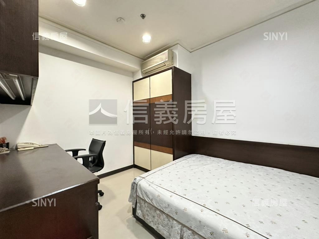 ★曼哈頓後棟三房車位房屋室內格局與周邊環境