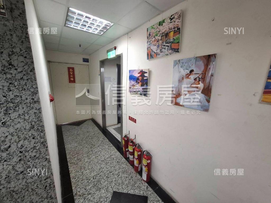 華爾街企業總部之星房屋室內格局與周邊環境