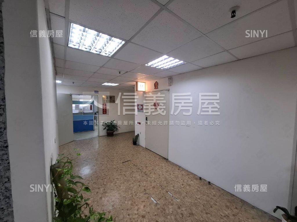 華爾街企業總部之星房屋室內格局與周邊環境