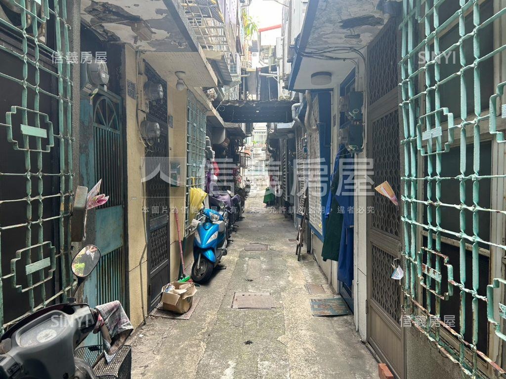 勇敢出價仁義街巷弄透天房屋室內格局與周邊環境