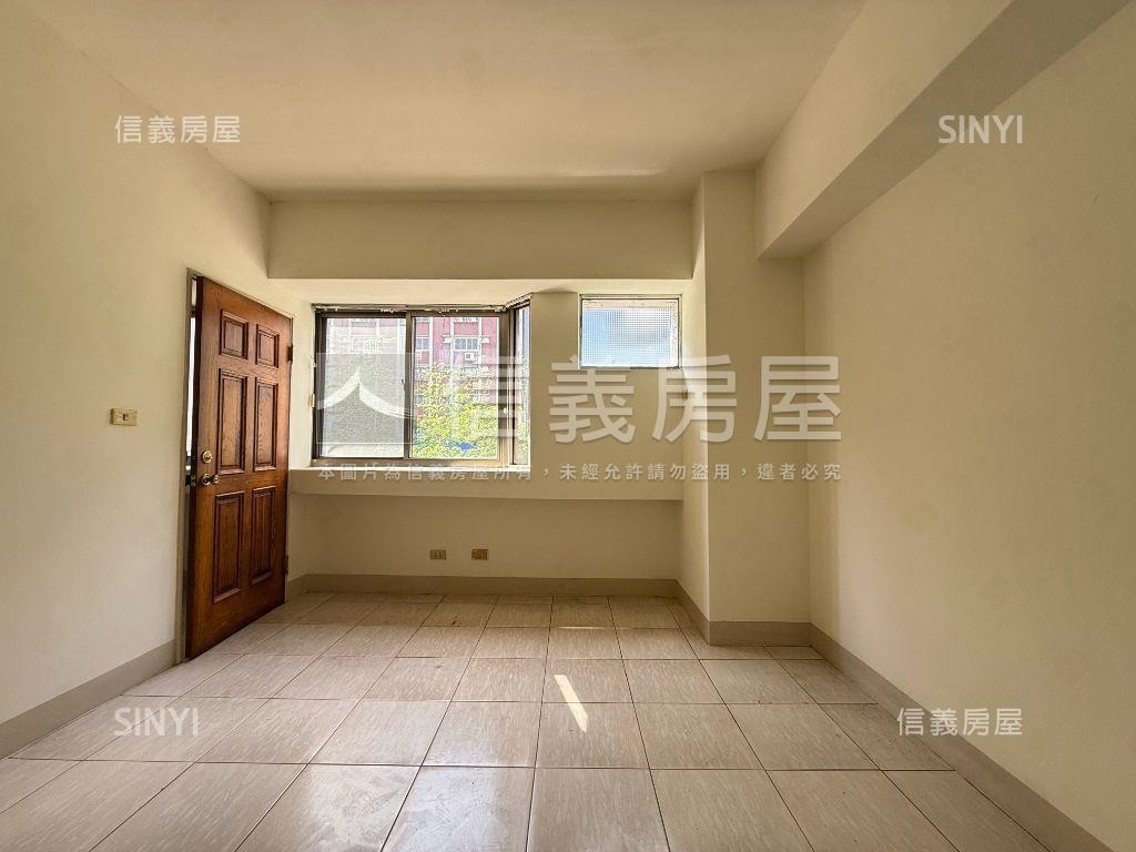 亞灣一層一戶電梯大三房房屋室內格局與周邊環境
