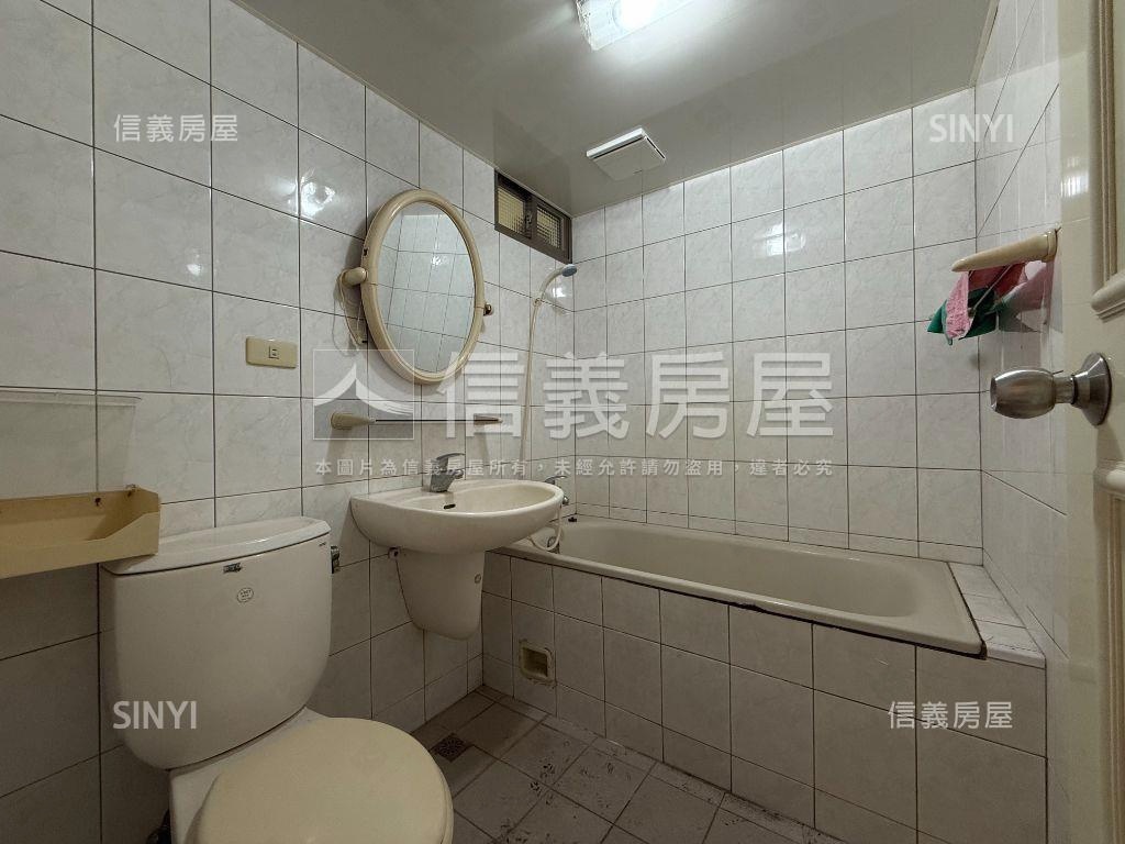 亞灣一層一戶電梯大三房房屋室內格局與周邊環境