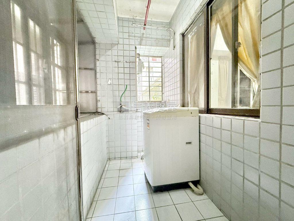 明峰培園經典三房房屋室內格局與周邊環境