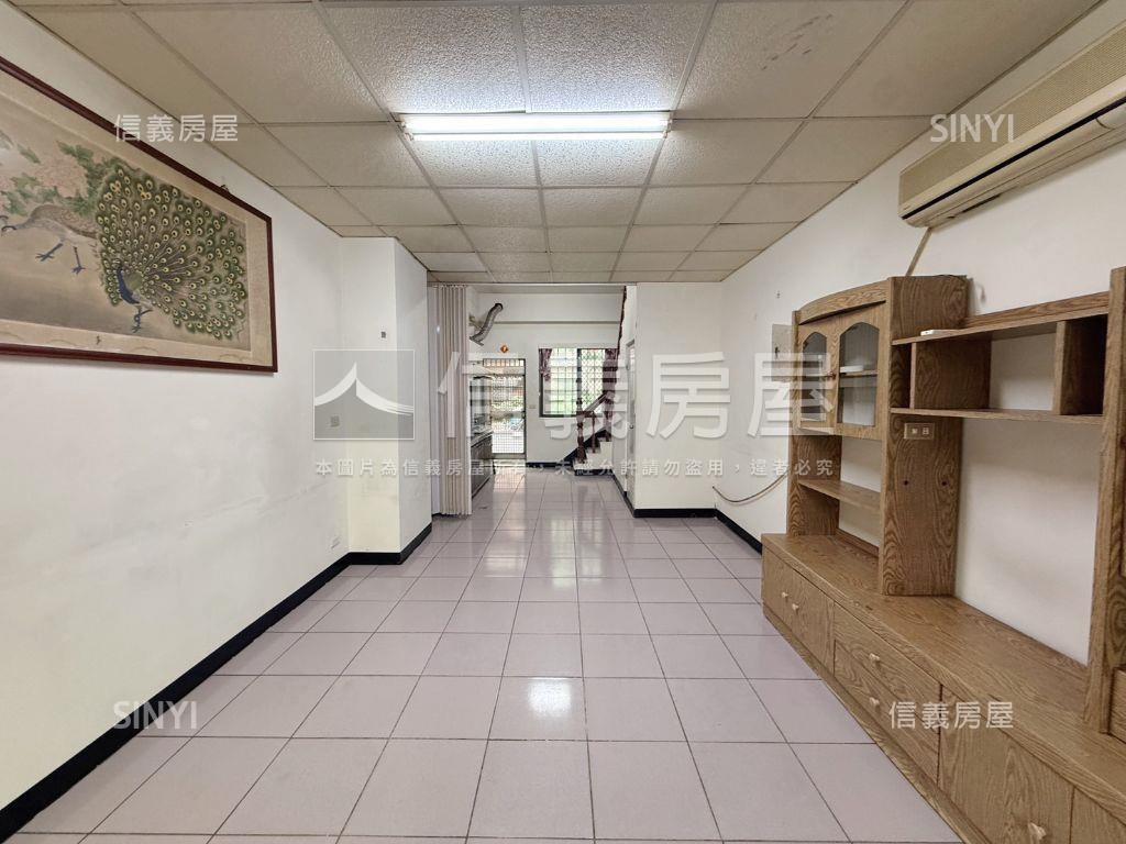 龍城華廈樓中樓！房屋室內格局與周邊環境