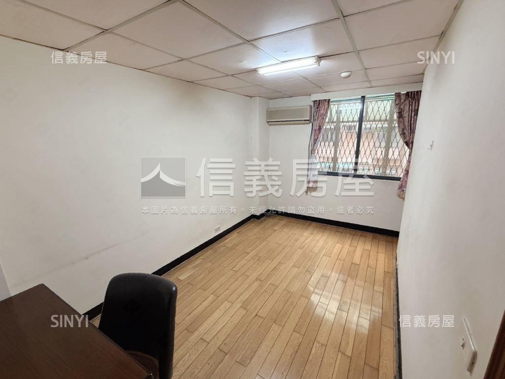 龍城華廈樓中樓！房屋室內格局與周邊環境