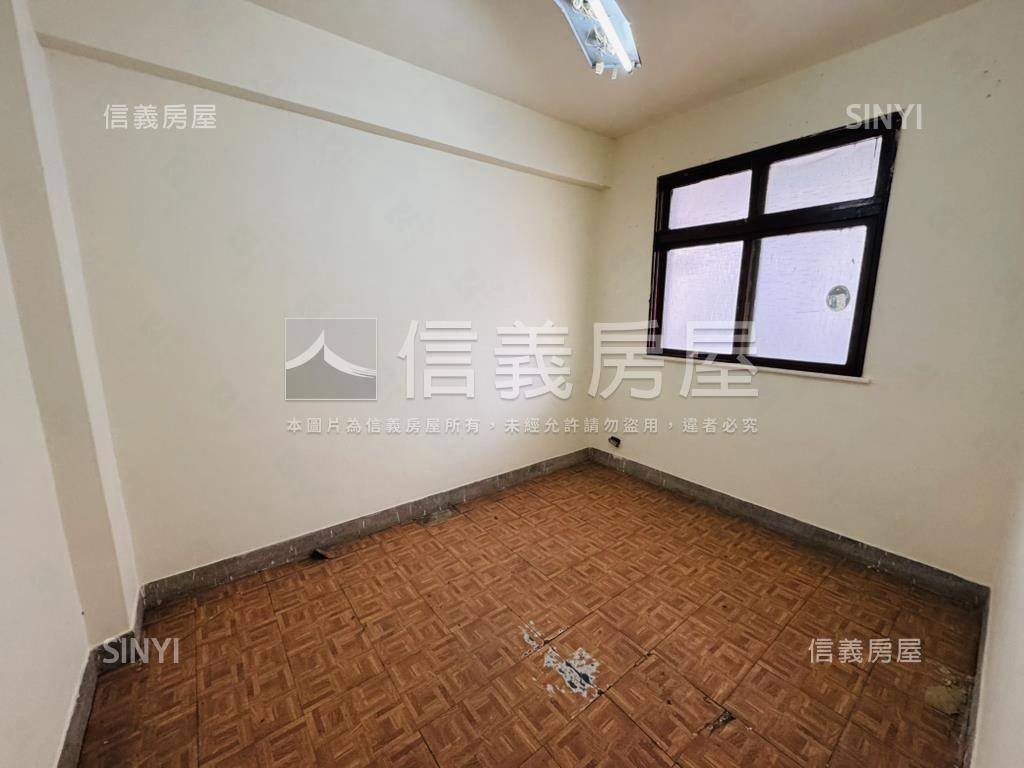 近四號公園環狀線公寓三樓房屋室內格局與周邊環境