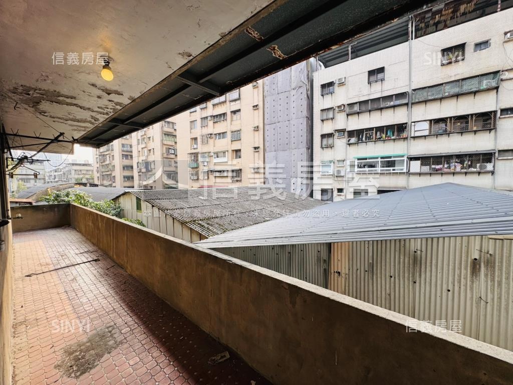 近四號公園環狀線公寓三樓房屋室內格局與周邊環境