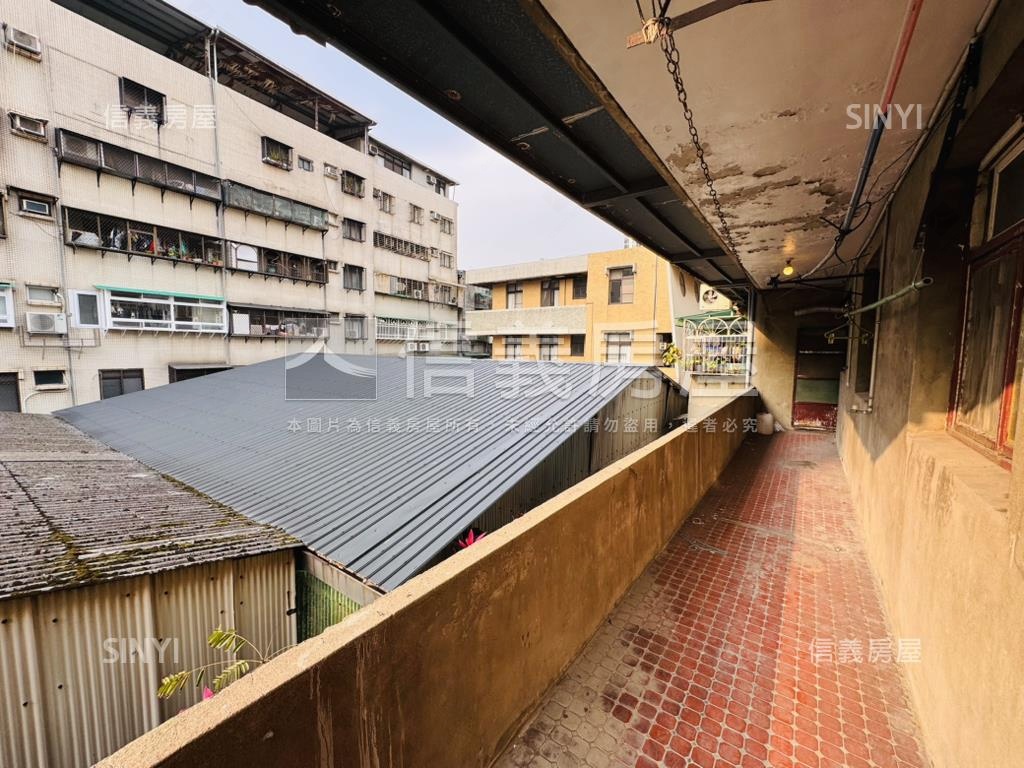 近四號公園環狀線公寓三樓房屋室內格局與周邊環境