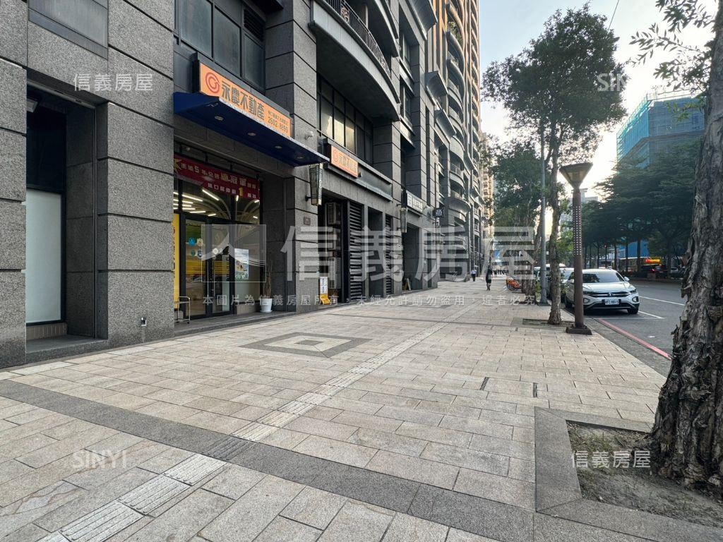 未來之光商圈臨路金店面房屋室內格局與周邊環境