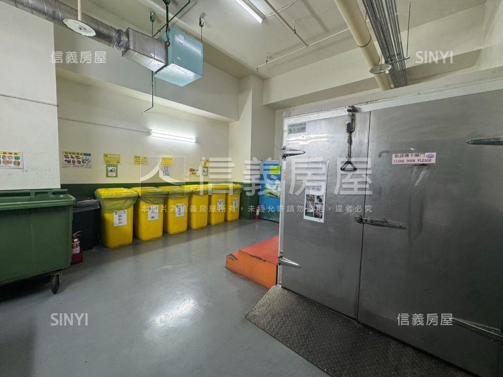 未來之光商圈臨路金店面房屋室內格局與周邊環境