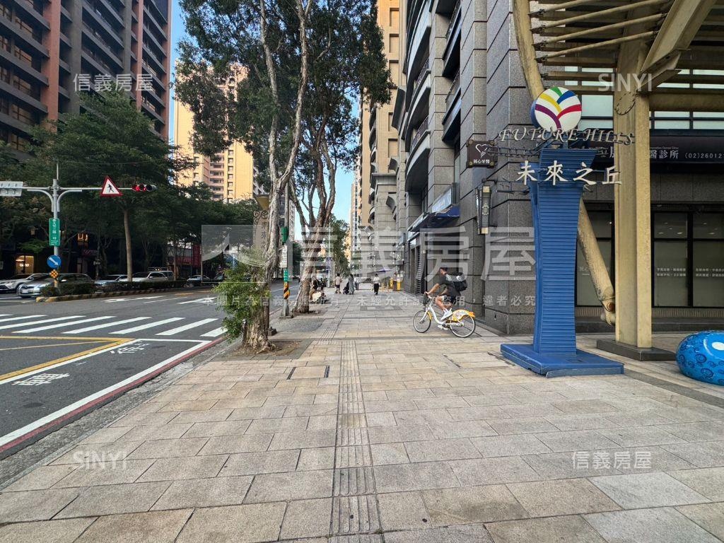 未來之光商圈臨路金店面房屋室內格局與周邊環境