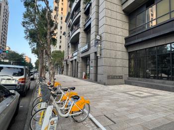 未來之光商圈臨路金店面