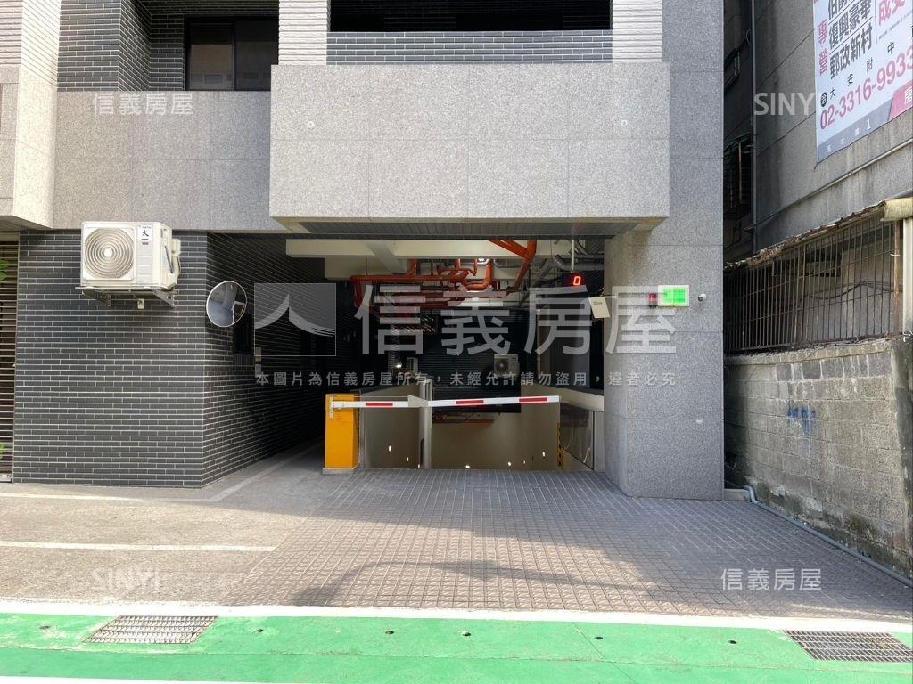 登峰附中全新車位房屋室內格局與周邊環境