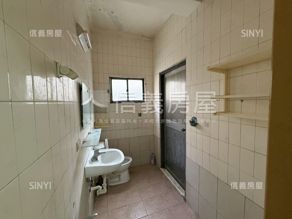 大昌正路透天金店面房屋室內格局與周邊環境