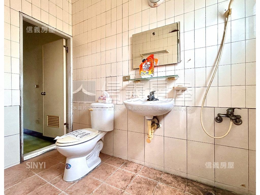 大昌正路透天金店面房屋室內格局與周邊環境