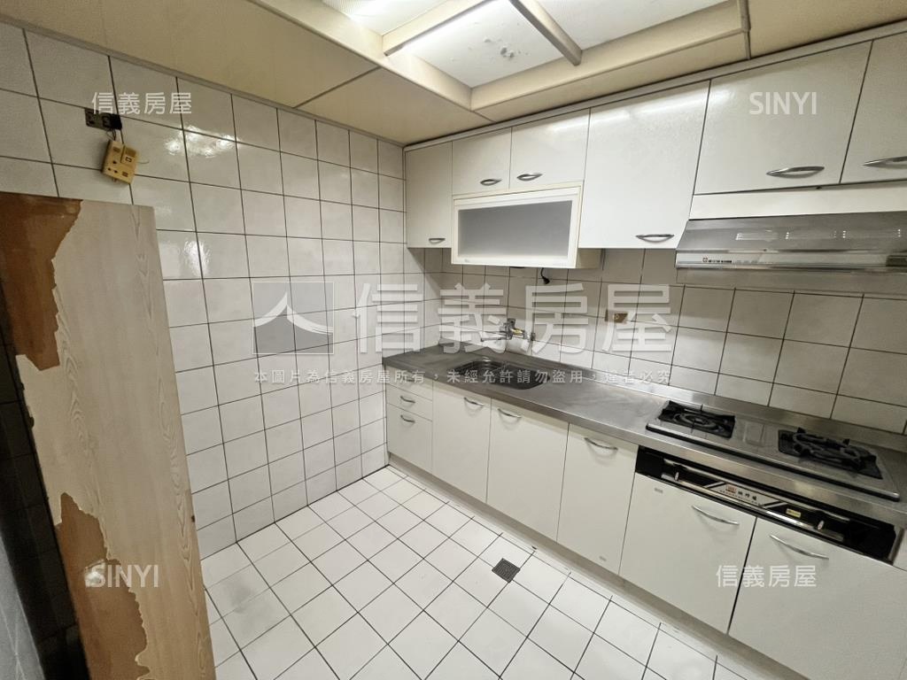 市政府商圈正三房房屋室內格局與周邊環境