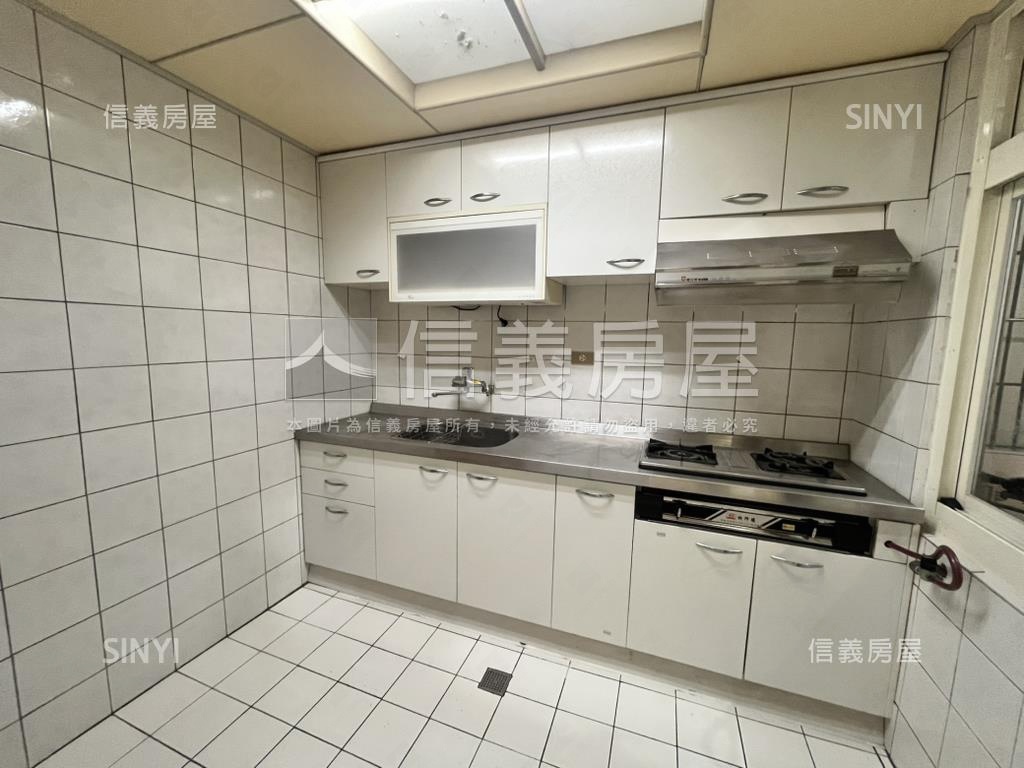 市政府商圈正三房房屋室內格局與周邊環境