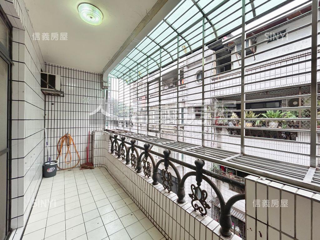 權狀４６坪！好大公寓５樓房屋室內格局與周邊環境