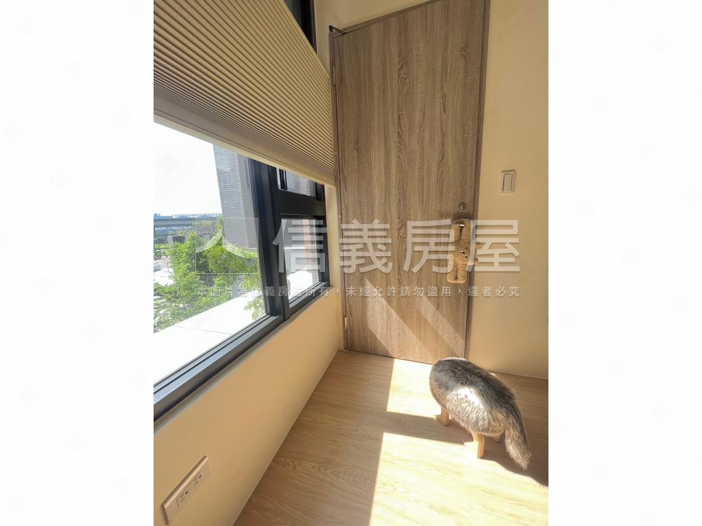 必看ＳＲＣ兩房車位房屋室內格局與周邊環境