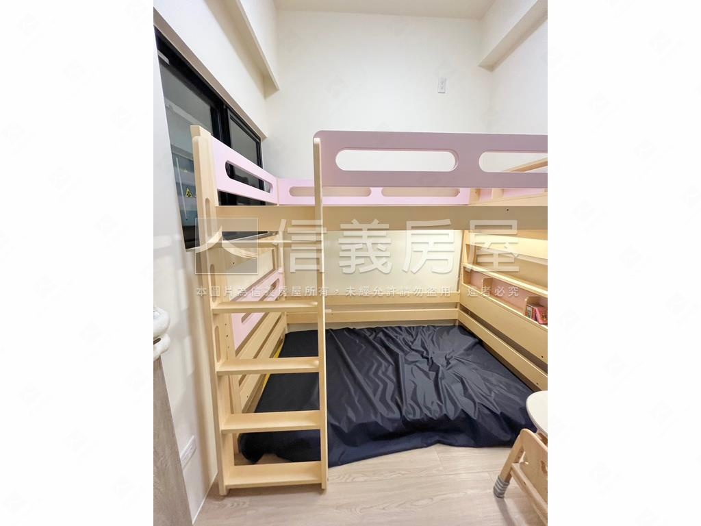 必看ＳＲＣ兩房車位房屋室內格局與周邊環境