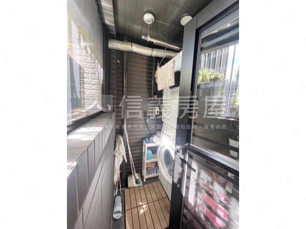 必看ＳＲＣ兩房車位房屋室內格局與周邊環境