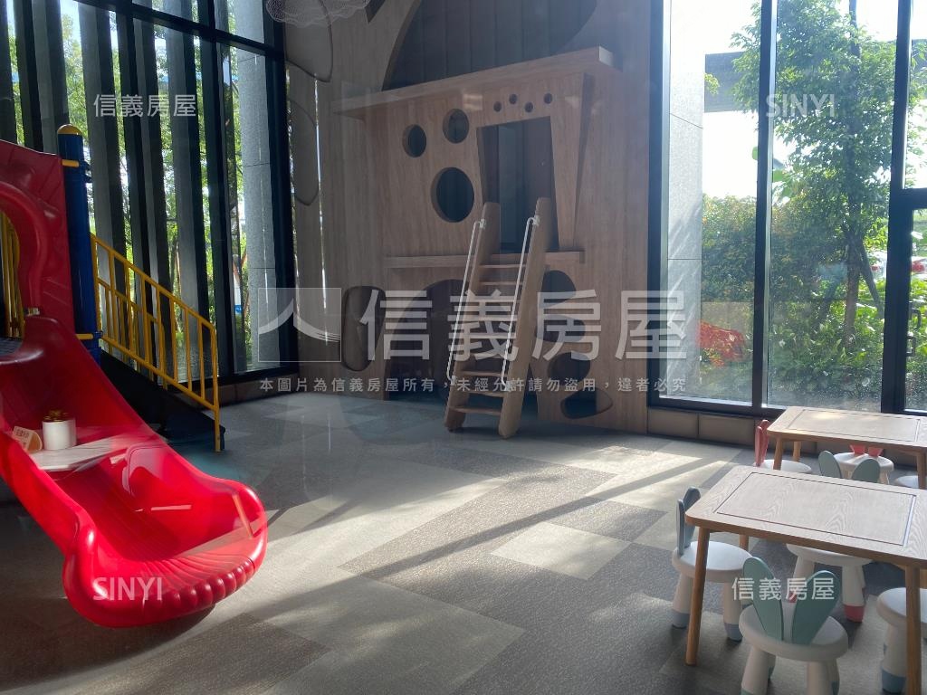 必看ＳＲＣ兩房車位房屋室內格局與周邊環境