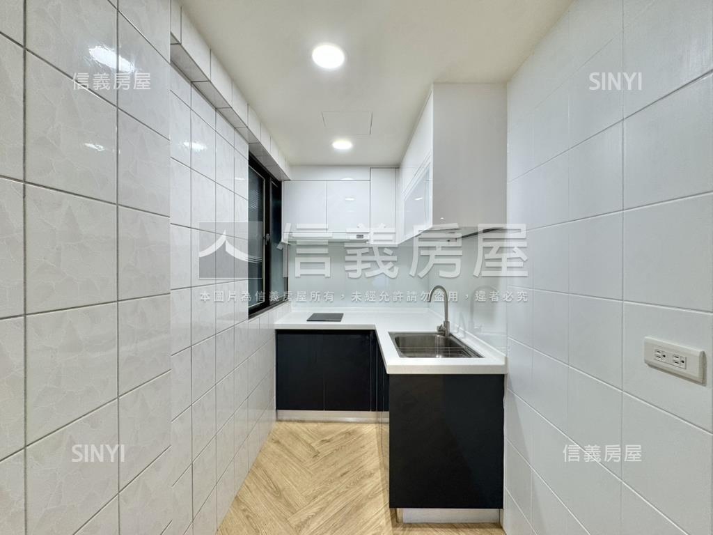 近一中商圈漂亮公寓２＋１房屋室內格局與周邊環境