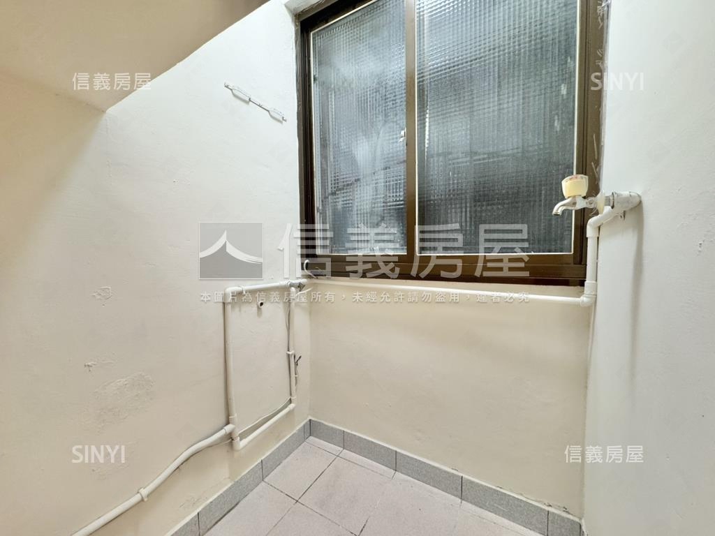 近一中商圈漂亮公寓２＋１房屋室內格局與周邊環境