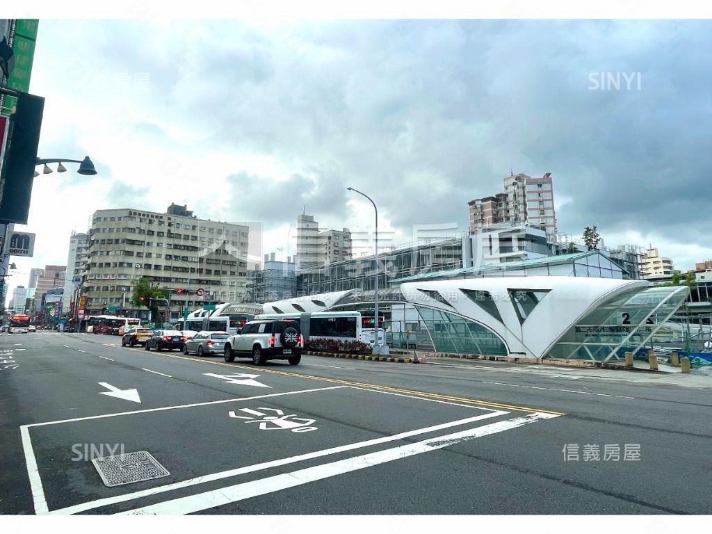 近一中商圈漂亮公寓２＋１房屋室內格局與周邊環境