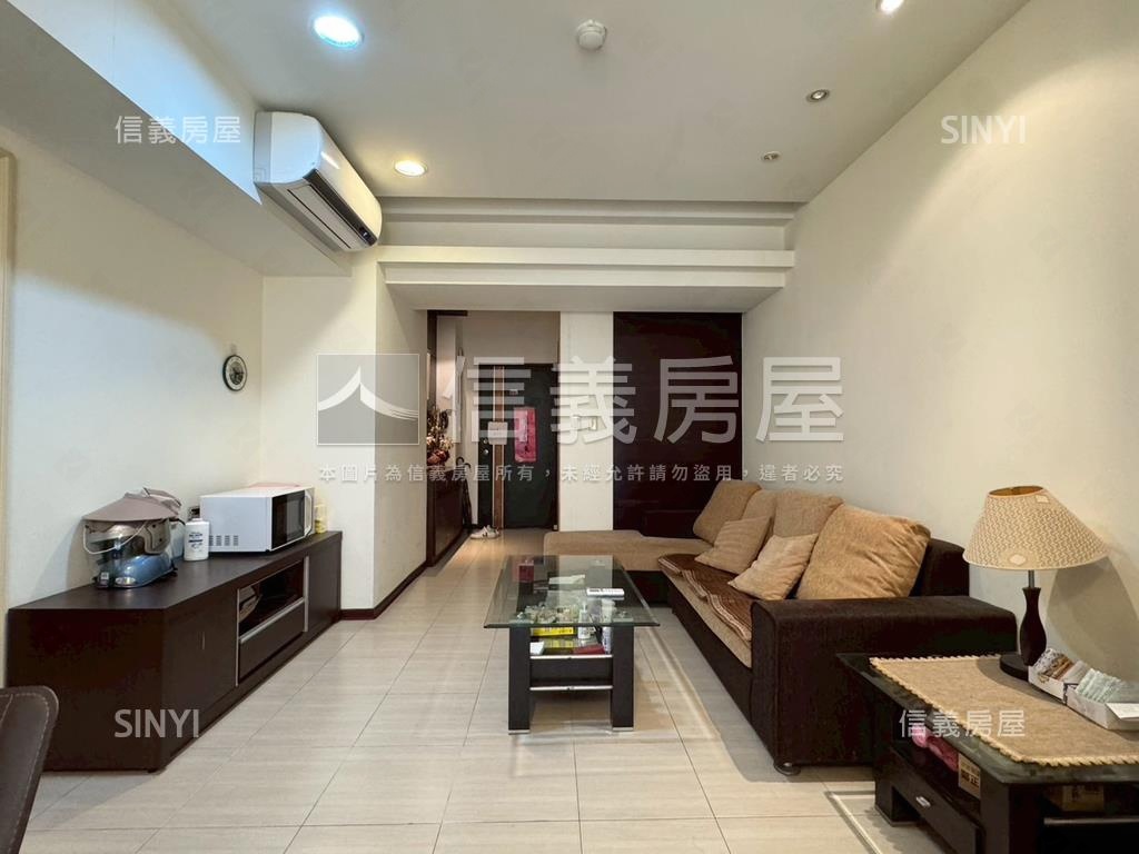 近成大桂花鄉三房平移車位房屋室內格局與周邊環境