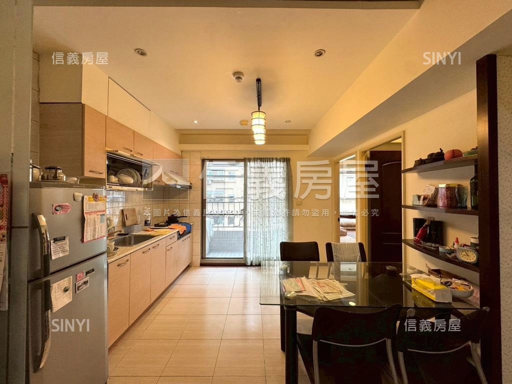 近成大桂花鄉三房平移車位房屋室內格局與周邊環境