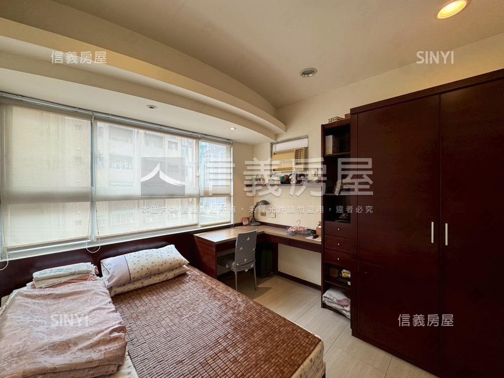 近成大桂花鄉三房平移車位房屋室內格局與周邊環境