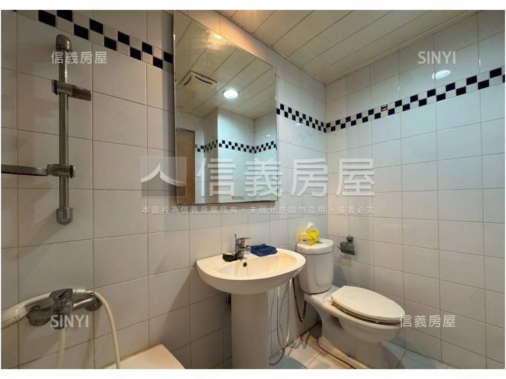 近成大桂花鄉三房平移車位房屋室內格局與周邊環境